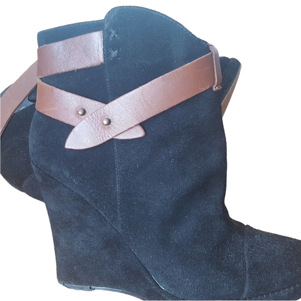MIA Limited Edition Womens Ankle Wedge Booties Boots Black Size 8 Shoe Short MLE - Picture 2 of 7